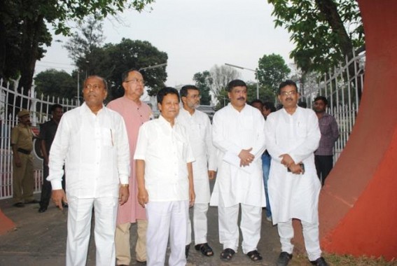 Congress Legislature Party meets Governor, demands CBI investigation on all NBFCs Congress Legislature Party meets Governor, demands CBI investigation on all NBFCs